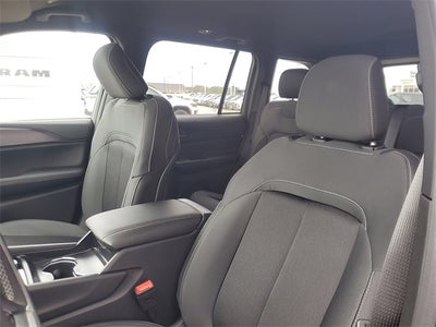 2025 Jeep Grand Cherokee GRAND CHEROKEE LAREDO 4X2