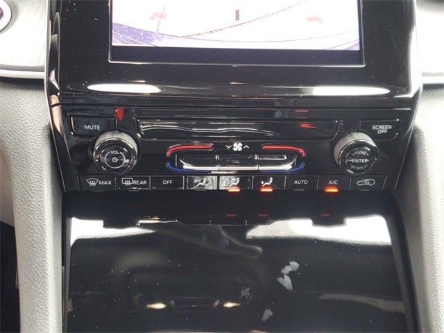 2025 Jeep Grand Cherokee GRAND CHEROKEE LAREDO 4X2