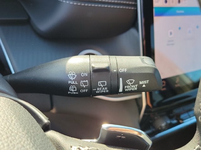 2027 Jeep Grand Cherokee GRAND CHEROKEE LAREDO 4X2