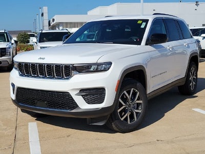 2027 Jeep Grand Cherokee GRAND CHEROKEE LAREDO 4X2