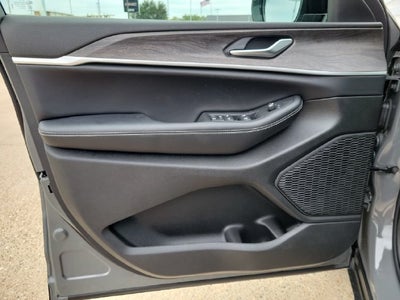 2027 Jeep Grand Cherokee Altitude