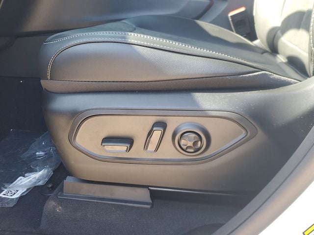2026 Jeep Grand Cherokee GRAND CHEROKEE L LAREDO ALTITUDE 4X2