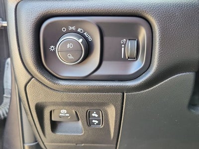 2022 RAM 1500 Lone Star Crew Cab 4x4 5'7' Box