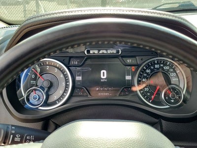 2021 RAM 1500 Laramie Crew Cab 4x4 5'7' Box