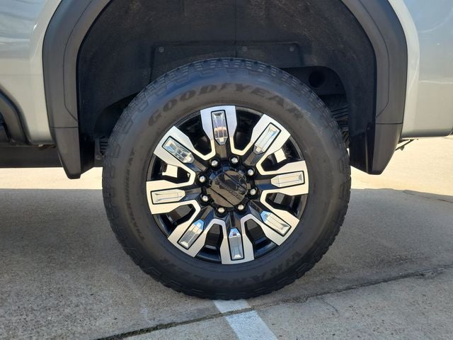 2024 GMC Sierra 2500HD 4WD Crew Cab Standard Bed Denali
