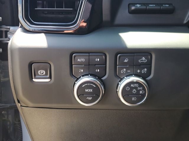 2024 GMC Sierra 2500HD 4WD Crew Cab Standard Bed AT4X