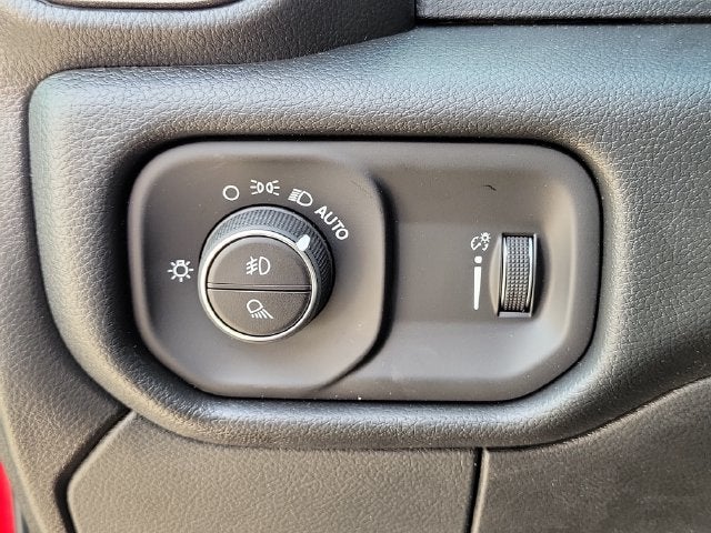 2027 RAM Ram 3500 RAM 3500 TRADESMAN CREW CAB 4X4 8' BOX