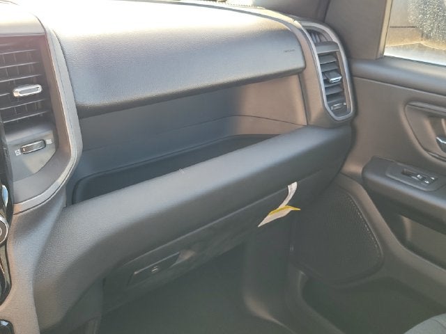 2027 RAM Ram 1500 RAM 1500 EXPRESS CREW CAB 4X2 5'7' BOX