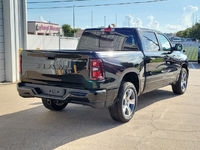 2027 RAM Ram 1500 RAM 1500 EXPRESS CREW CAB 4X2 5'7' BOX