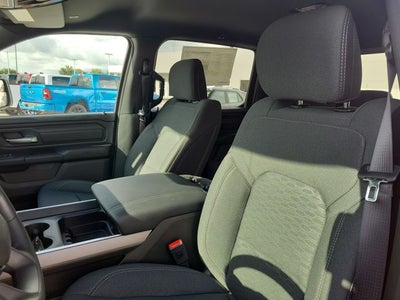 2026 RAM 1500 RAM 1500 EXPRESS CREW CAB 4X4 5'7' BOX