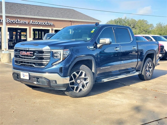 2022 GMC Sierra 1500 4WD Crew Cab Short Box SLT