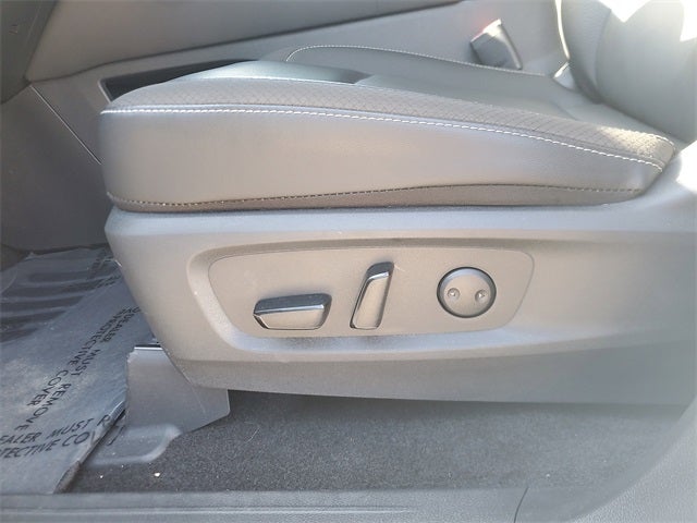 2025 Nissan Pathfinder SL FWD