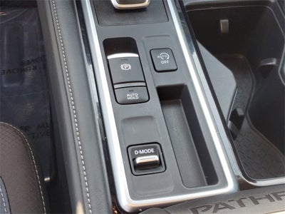 2025 Nissan Pathfinder SL FWD