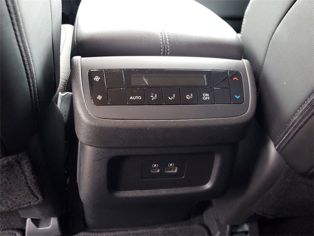 2025 Nissan Pathfinder SL FWD