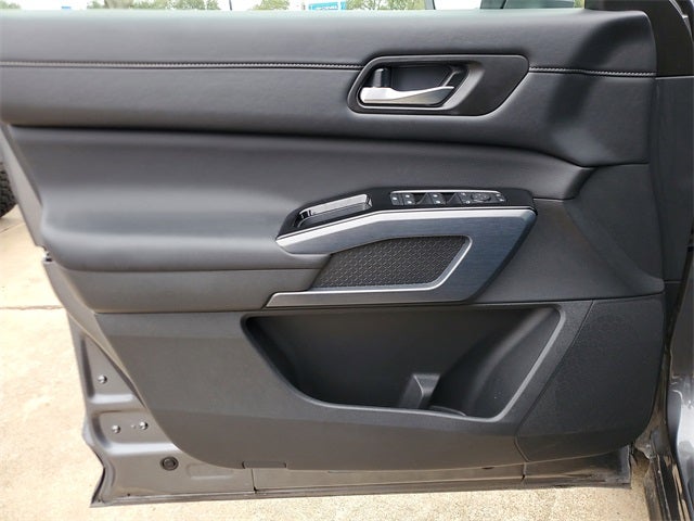 2025 Nissan Pathfinder SL FWD