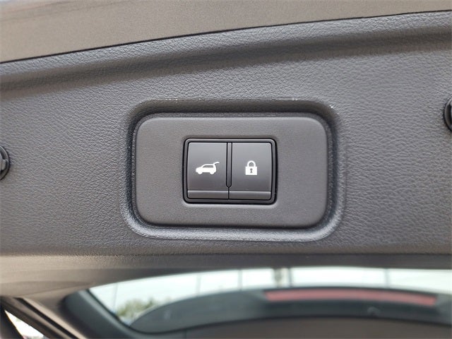 2025 Nissan Pathfinder SL FWD