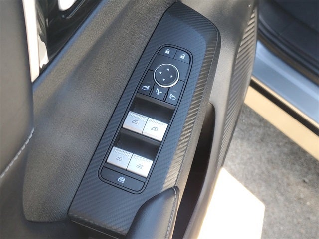 2024 Mitsubishi Outlander Base