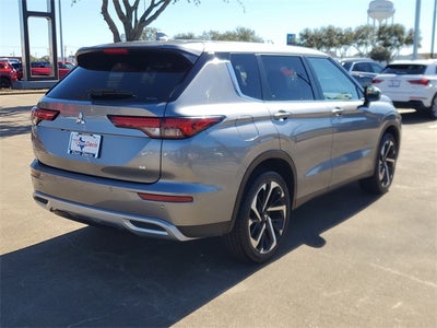2024 Mitsubishi Outlander Base