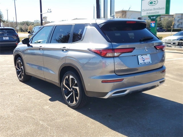 2024 Mitsubishi Outlander Base