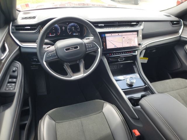 2026 Jeep Grand Cherokee GRAND CHEROKEE LAREDO ALTITUDE 4X2