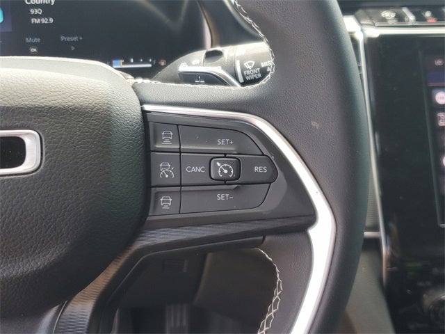 2024 Jeep Grand Cherokee L Laredo 4x4