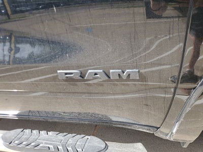 2019 RAM 1500 Laramie Crew Cab 4x2 5'7' Box