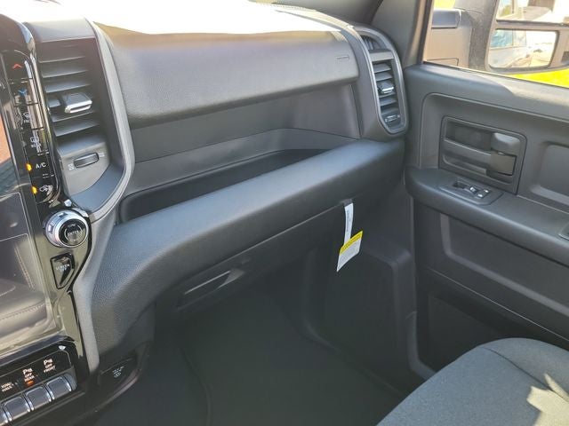 2027 RAM Ram 2500 RAM 2500 BLACK EXPRESS CREW CAB 4X4 6'4' BOX
