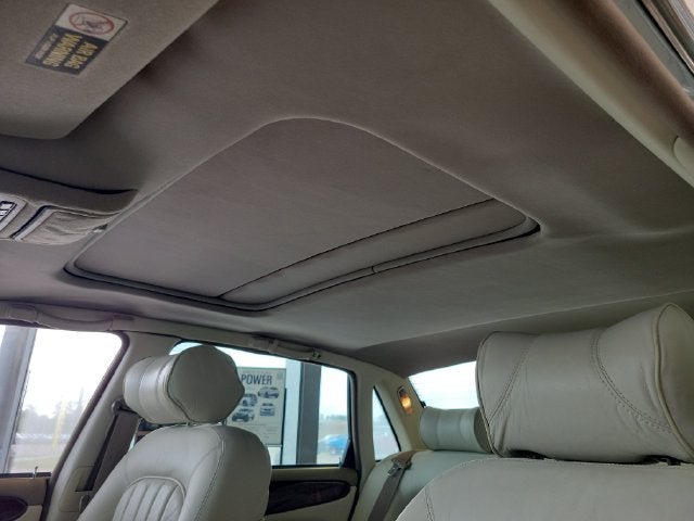 2000 Jaguar XJ8 Base
